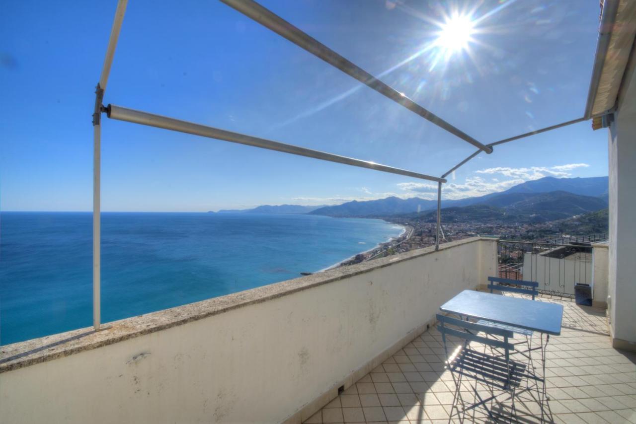Villa Ischia Attico Sul Mare A Verezzi Borgio Verezzi Dış mekan fotoğraf