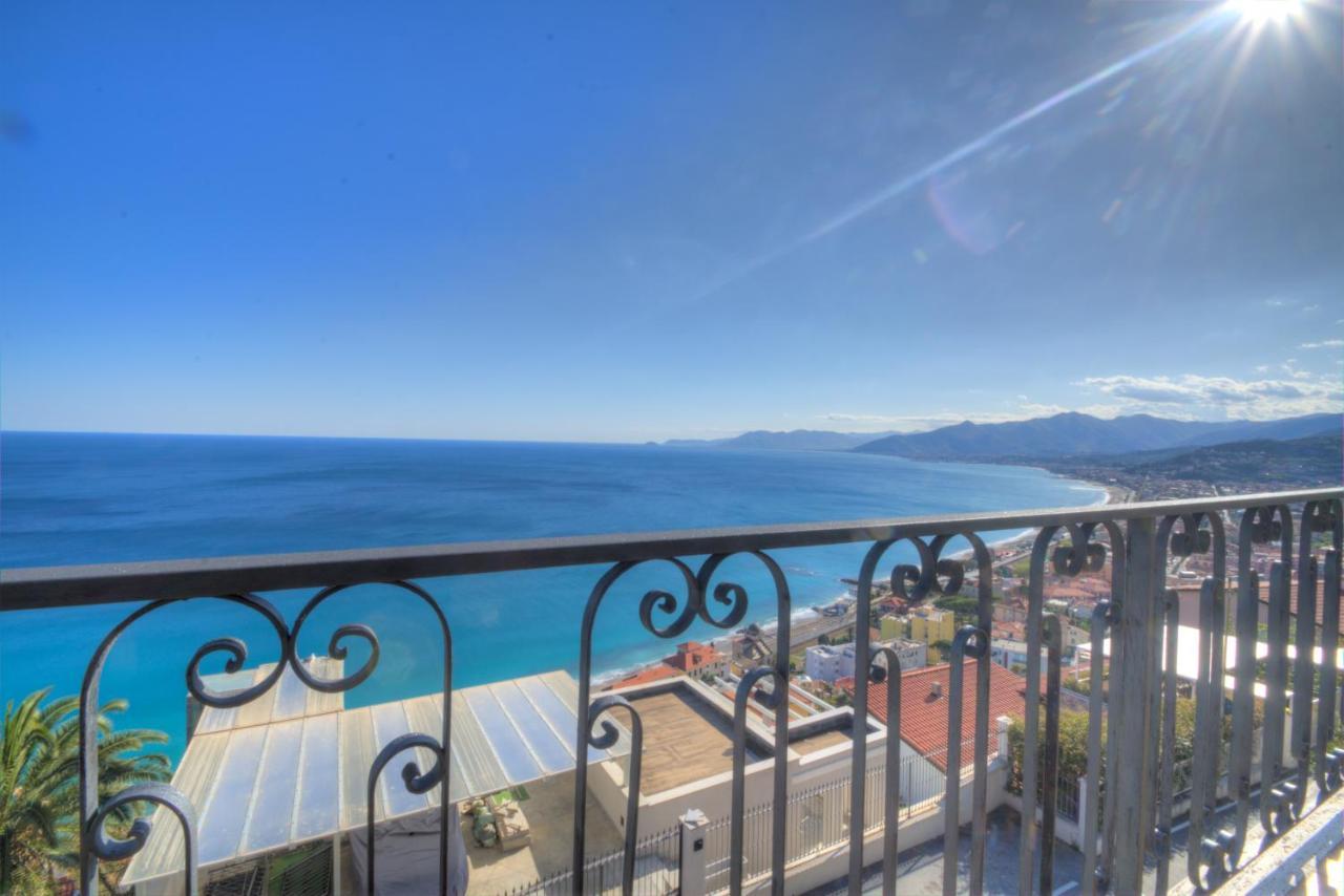 Villa Ischia Attico Sul Mare A Verezzi Borgio Verezzi Dış mekan fotoğraf